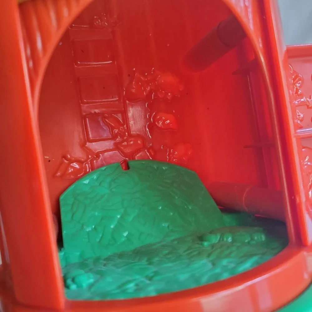 TOWER ONLY Fisher Price Little People Animal Sounds Farm Barn Silo Playset 2005
